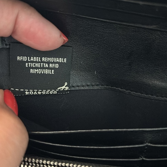 EUC FENDI Chain Wallet with full inclusion - Picture 14 of 14